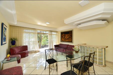 Casa à venda com 3 quartos, 358m² em Nova Floresta, Belo Horizonte