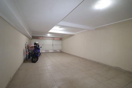 Garagem de casa à venda com 3 quartos, 148m² em Vila Santa Teresa, Santo André