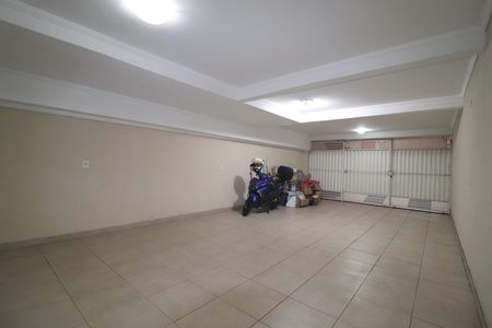 Garagem de casa à venda com 3 quartos, 148m² em Vila Santa Teresa, Santo André