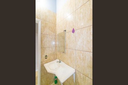 Banheiro social de casa para alugar com 3 quartos, 90m² em Harmonia, Canoas