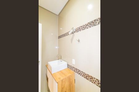 Banheiro da suíte de casa para alugar com 3 quartos, 90m² em Harmonia, Canoas