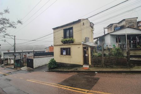 Fachada de casa à venda com 2 quartos, 60m² em Belém Velho, Porto Alegre