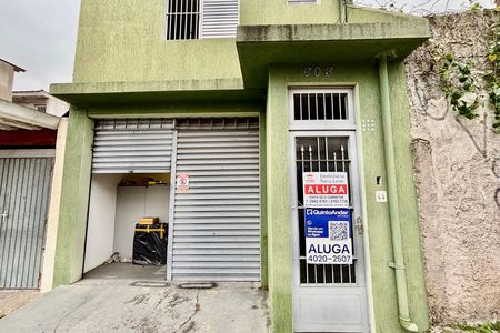 Fachada de casa para alugar com 1 quarto, 55m² em Jardim Danfer, São Paulo