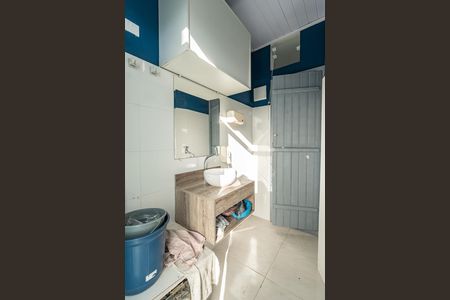 Banheiro da Edicula de casa para alugar com 3 quartos, 120m² em Jardim Maria Estela, São Paulo