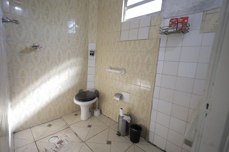 Casa à venda com 280m², 2 quartos e 1 vaga Casa à venda com 280m², 2 quartos e 1 vagaBanheiro