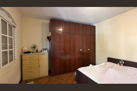 Casa à venda com 3 quartos, 196m² em Vila Bertioga, São Paulo