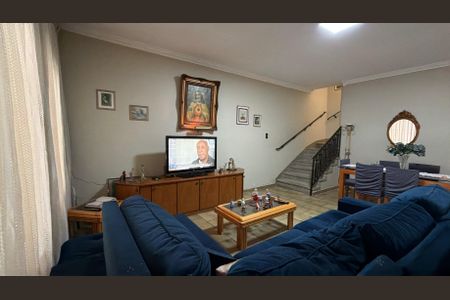 Casa à venda com 3 quartos, 196m² em Vila Bertioga, São Paulo