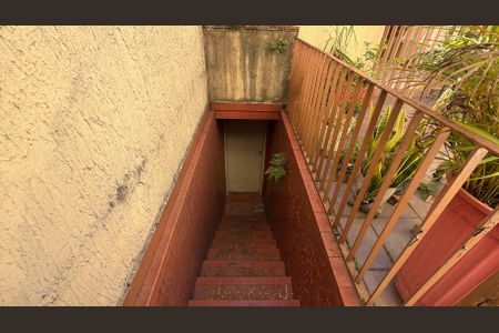 Casa à venda com 3 quartos, 196m² em Vila Bertioga, São Paulo