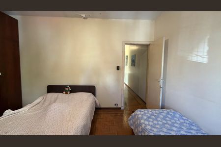 Casa à venda com 3 quartos, 196m² em Vila Bertioga, São Paulo