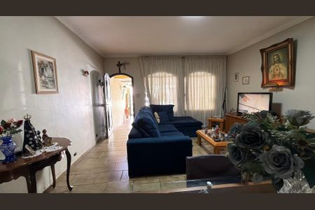 Casa à venda com 3 quartos, 196m² em Vila Bertioga, São Paulo