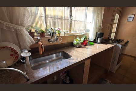 Casa à venda com 3 quartos, 196m² em Vila Bertioga, São Paulo