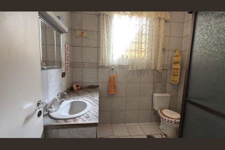 Casa à venda com 3 quartos, 196m² em Vila Bertioga, São Paulo