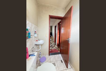 Banheiro Social de apartamento à venda com 2 quartos, 44m² em Parque Maracana, Contagem