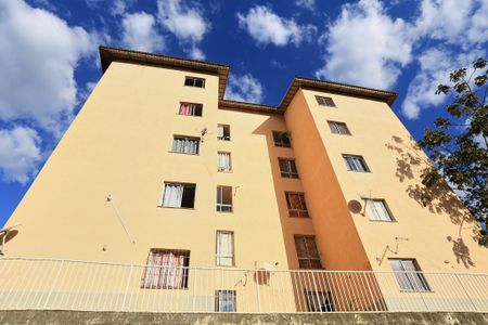 Apartamento para alugar com 65m², 2 quartos e 1 vaga Apartamento para alugar com 65m², 2 quartos e 1 vagaFachada