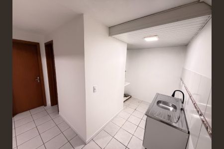 Cozinha de apartamento para alugar com 2 quartos, 40m² em Agronomia, Porto Alegre