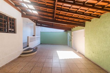 Garagem de casa para alugar com 3 quartos, 189m² em Jardim Nautico, Mogi das Cruzes