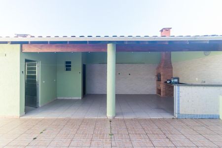 Quintal de casa para alugar com 3 quartos, 189m² em Jardim Nautico, Mogi das Cruzes