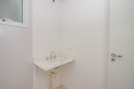 Banheiro da suíte de apartamento à venda com 3 quartos, 75m² em Jardim Carvalho, Porto Alegre
