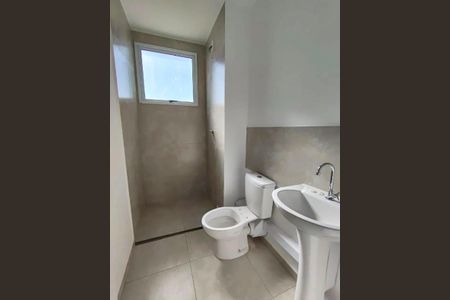 Banheiro de apartamento para alugar com 2 quartos, 53m² em Chácaras Reunidas São Jorge, Sorocaba