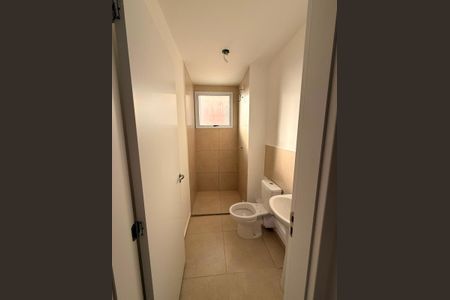 Banheiro de apartamento para alugar com 2 quartos, 53m² em Chácaras Reunidas São Jorge, Sorocaba
