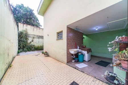 Quintal  de casa à venda com 3 quartos, 169m² em Parque Industriario, Santo André