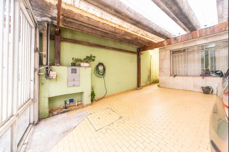 Garagem de casa à venda com 3 quartos, 169m² em Parque Industriario, Santo André