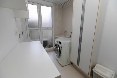 ÁREA DE SERVIÇO de apartamento para alugar com 3 quartos, 157m² em Cambuí, Campinas