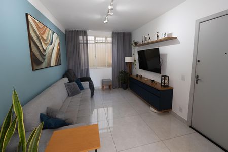 Apartamento à venda com 95m², 3 quartos e 2 vagas Apartamento à venda com 95m², 3 quartos e 2 vagasSala de TV