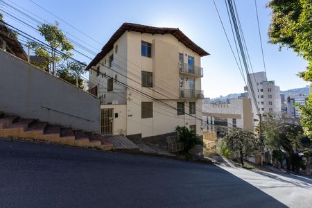 Apartamento à venda com 95m², 3 quartos e 2 vagas Apartamento à venda com 95m², 3 quartos e 2 vagasFachada
