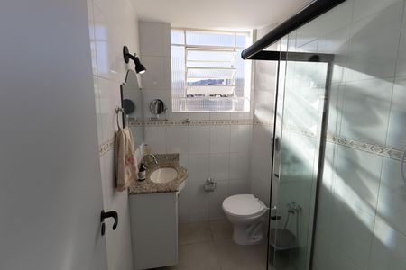Apartamento à venda com 95m², 3 quartos e 2 vagas Apartamento à venda com 95m², 3 quartos e 2 vagasBanheiro 1