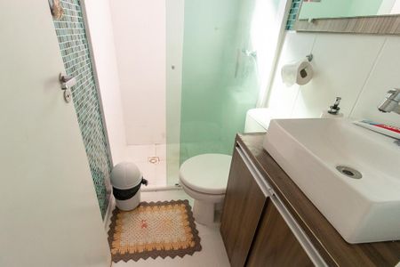 Banheiro Social de apartamento à venda com 2 quartos, 48m² em Novo Mundo, Curitiba