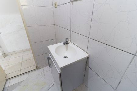 Banheiro  de casa para alugar com 1 quarto, 42m² em Vila Brasilio Machado, São Paulo
