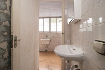 Casa à venda com 110m², 3 quartos e 1 vaga Casa à venda com 110m², 3 quartos e 1 vagaBanheiro de serviço