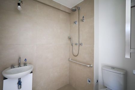 Banheiro de kitnet/studio à venda com 1 quarto, 19m² em Santo Amaro, São Paulo