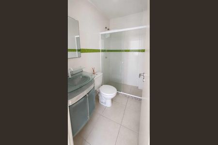Banheiro de casa de condomínio para alugar com 2 quartos, 100m² em Coelho, São Gonçalo