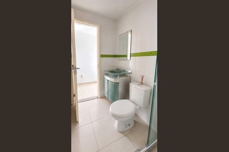Banheiro de casa de condomínio para alugar com 2 quartos, 100m² em Coelho, São Gonçalo