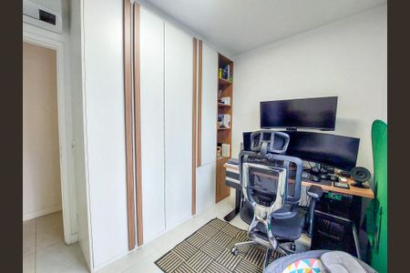 Apartamento à venda com 71m², 2 quartos e 2 vagas Apartamento à venda com 71m², 2 quartos e 2 vagasQuarto 1