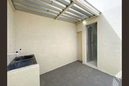Casa para alugar com 35m², 1 quarto e sem vaga