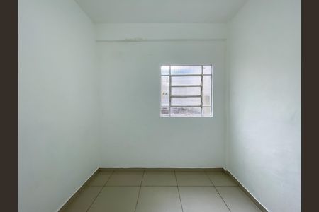 Casa para alugar com 35m², 1 quarto e sem vaga