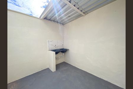 Casa para alugar com 35m², 1 quarto e sem vaga