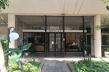 Apartamento para alugar com 200m², 4 quartos e 1 vaga Apartamento para alugar com 200m², 4 quartos e 1 vagaFachada