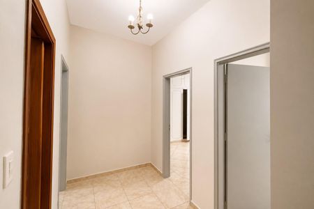 Apartamento para alugar com 200m², 4 quartos e 1 vaga Apartamento para alugar com 200m², 4 quartos e 1 vagaHall de Distribuição dos Quartos