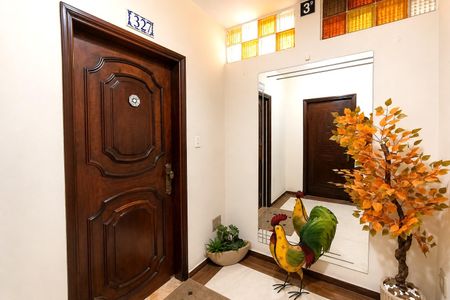 Apartamento para alugar com 200m², 4 quartos e 1 vaga Apartamento para alugar com 200m², 4 quartos e 1 vagaHall de Entrada