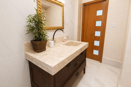 Apartamento para alugar com 200m², 4 quartos e 1 vaga Apartamento para alugar com 200m², 4 quartos e 1 vagaBanheiro - Quartos