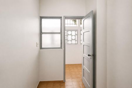 Apartamento para alugar com 200m², 4 quartos e 1 vaga Apartamento para alugar com 200m², 4 quartos e 1 vagaÁrea de Serviço - Quarto