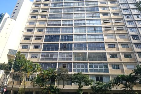 Apartamento para alugar com 200m², 4 quartos e 1 vaga Apartamento para alugar com 200m², 4 quartos e 1 vagaFachada