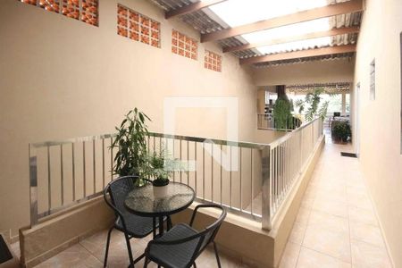Varanda de casa à venda com 4 quartos, 260m² em Jardim Santa Adelia, São Paulo