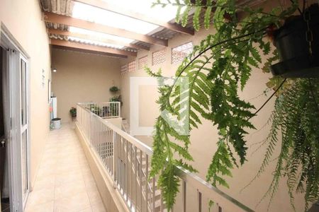 Área Externa de casa à venda com 4 quartos, 260m² em Jardim Santa Adelia, São Paulo