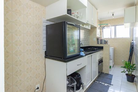 Cozinha de apartamento para alugar com 2 quartos, 48m² em Vila Mirante, São Paulo