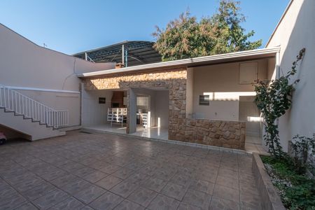 Casa para alugar com 380m², 4 quartos e 10 vagasQuintal